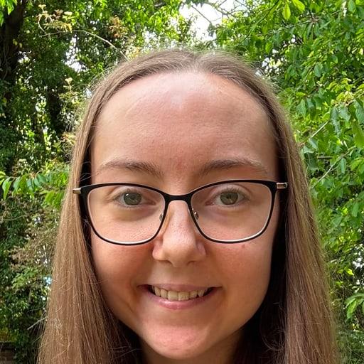 Hannah S., Singing Attitude student